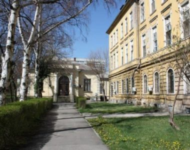 Medical-University-of-Sofia-campus-610x407
